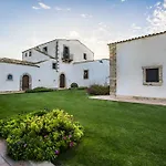 Aparthotel Casal Sikelio 4*