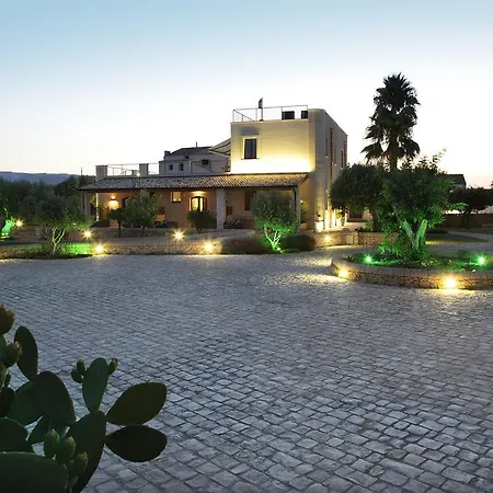 Casal Sikelio Apartahotel 4*