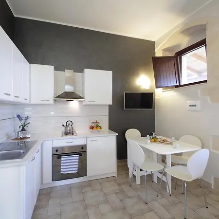 Ξενοδοχείο με διαμερίσματα Casal Sikelio 4*