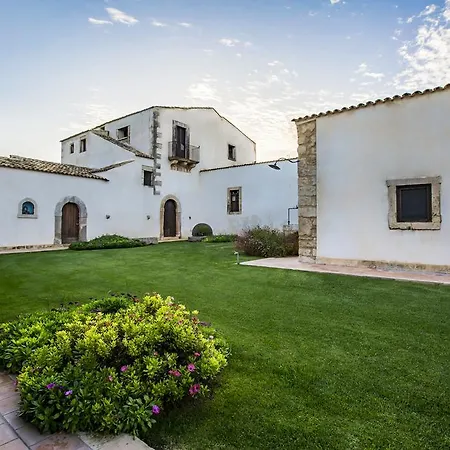 Apart-hotel Casal Sikelio 4*